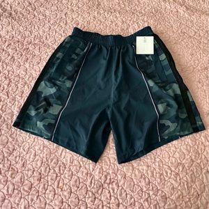 barrys bootcamp Mens Shorts Small Camo